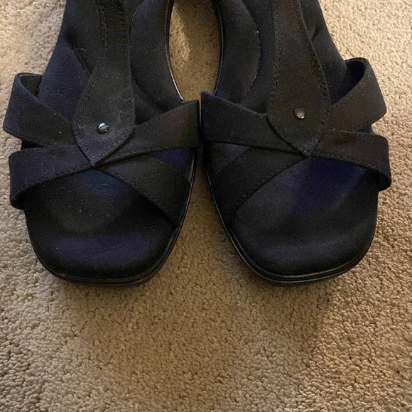 ***NWOT*** GRASSHOPPERS “ROSE” ORTHOLITE T-STRAP‎ SANDALS SIZE 11 - Picture 2 of 14